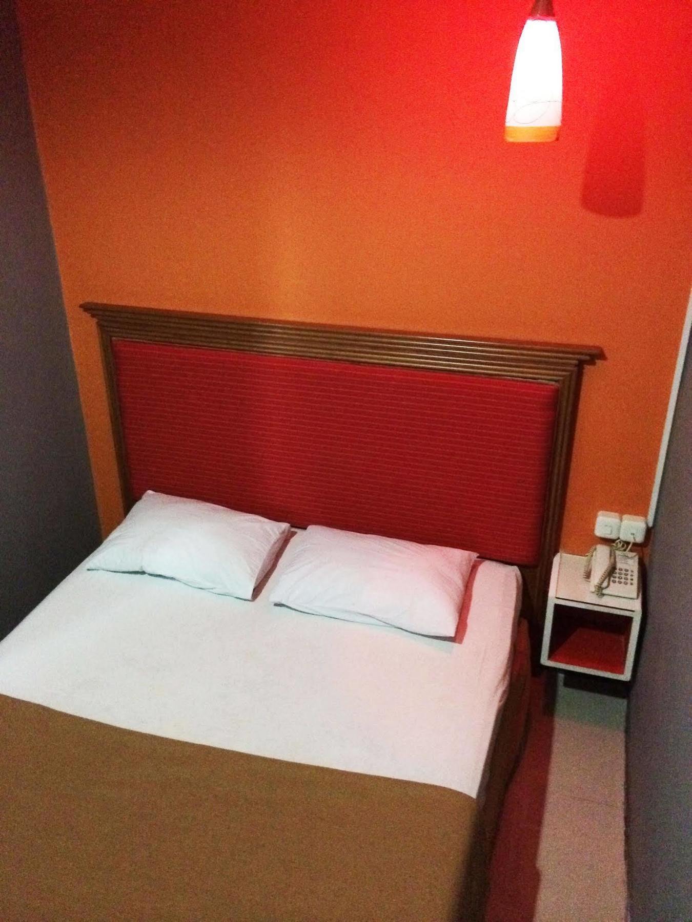 Hollywood Hotel Jakarta Kültér fotó