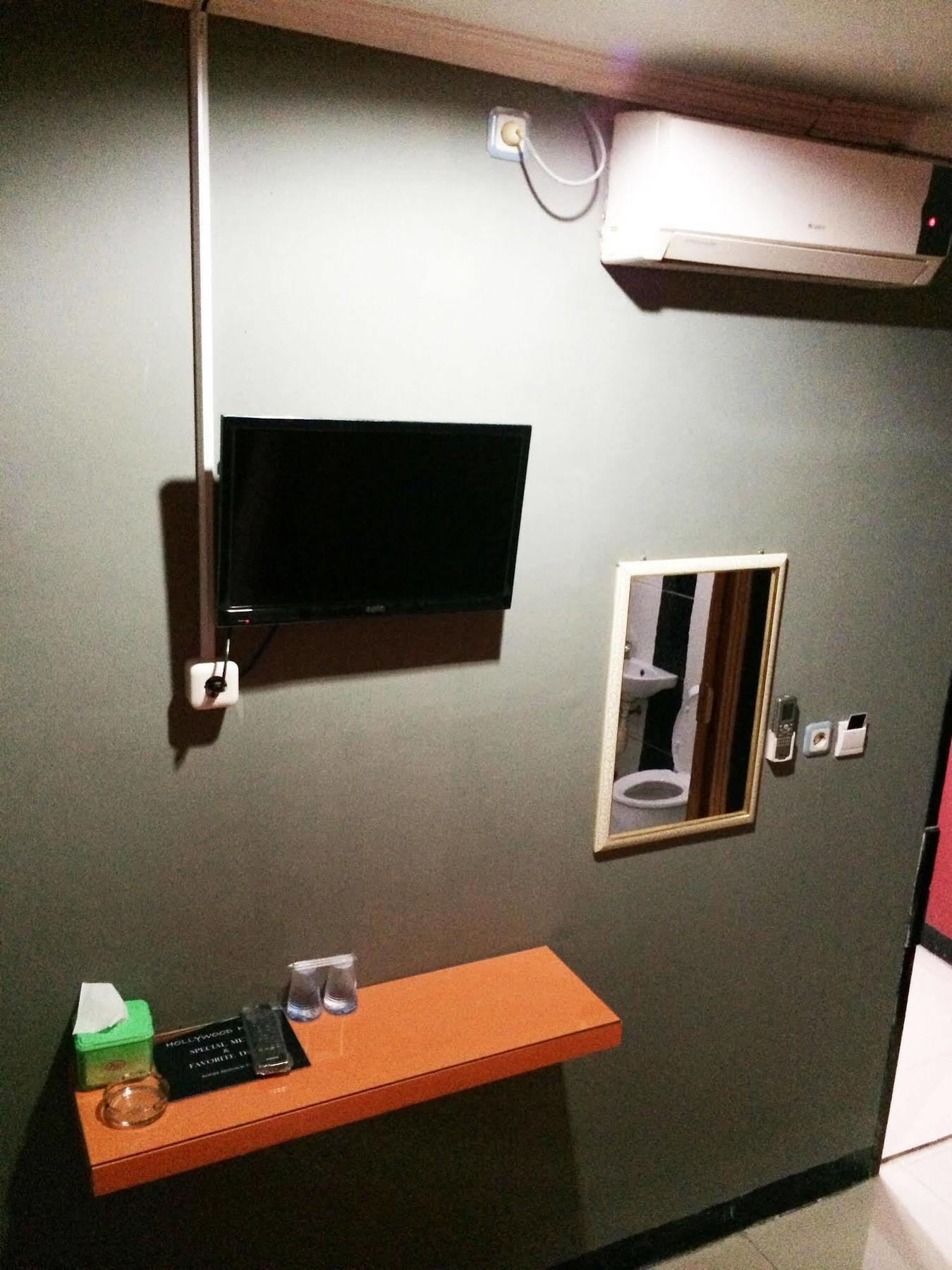 Hollywood Hotel Jakarta Kültér fotó